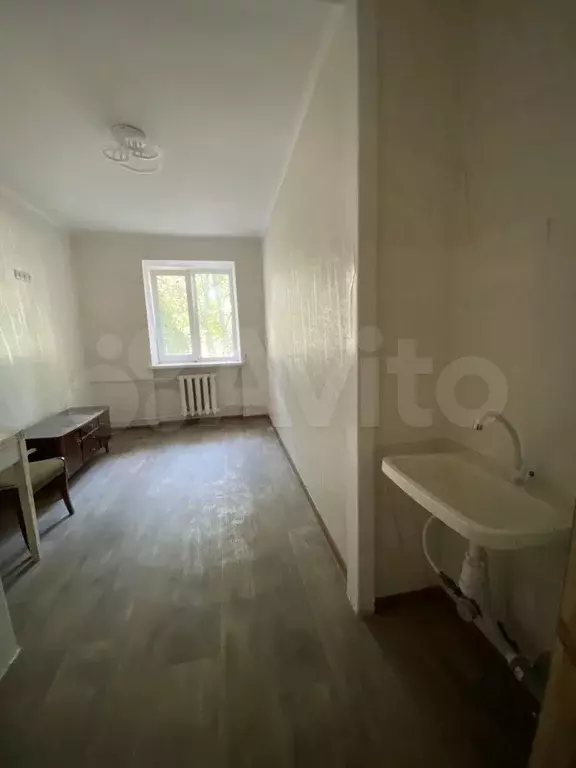 Комната 10 м в 6-к., 1/5 эт. - Фото 0