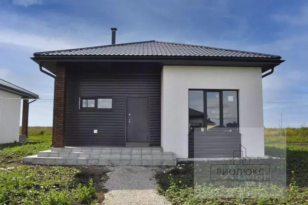 Дом в Челябинская область, Магнитогорск  (80 м) - Фото 1