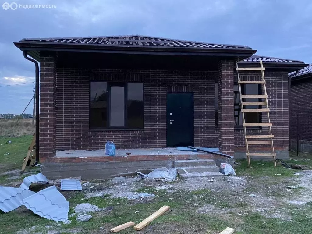 Дом в Ростов-на-Дону, Особенная улица (130 м) - Фото 1