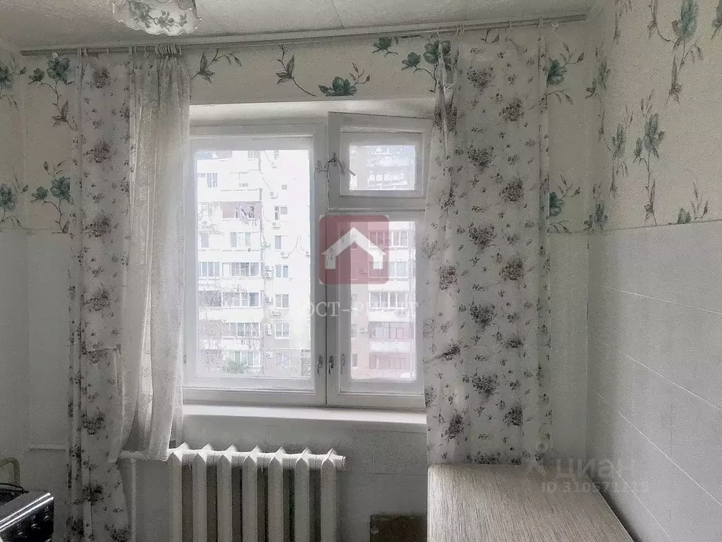 2-к кв. Саратовская область, Саратов проезд 1-й Весенний, 3 (43.0 м) - Фото 0