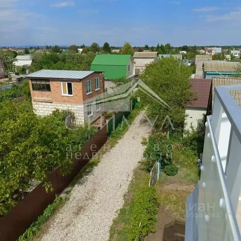 Дом в Саратовская область, Энгельсский район, Красноярское ... - Фото 1