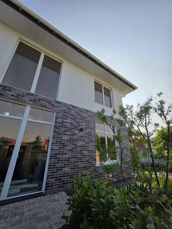 Дом в Севастополь с. Кизиловое, ул. Дачная, 127 (220 м) - Фото 1