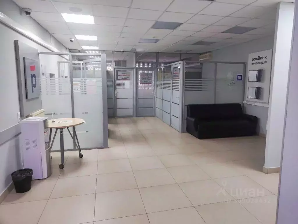 Помещение свободного назначения в Удмуртия, Ижевск Красноармейская ... - Фото 0