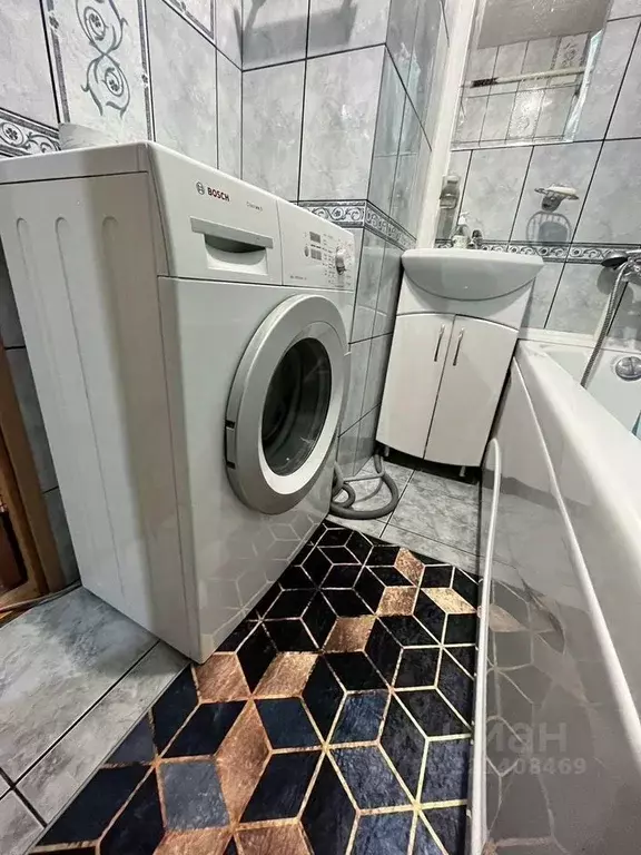 1-к кв. Омская область, Омск ул. Чайковского, 1 (37.0 м) - Фото 2