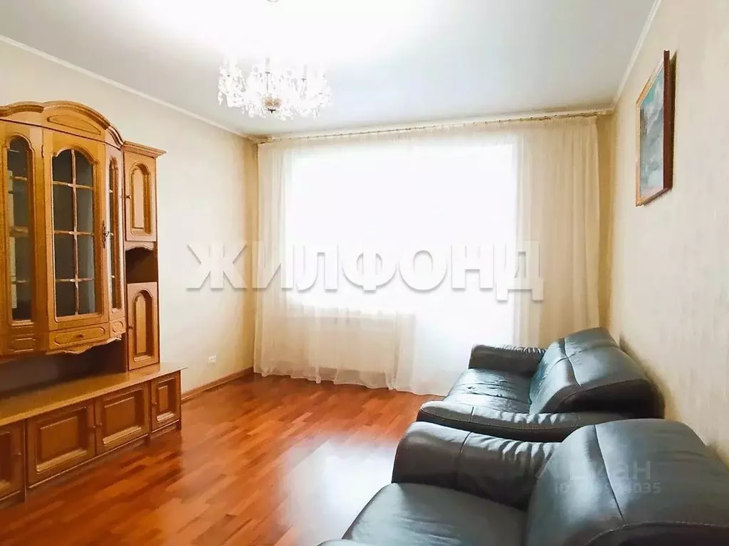 3-к кв. Хакасия, Абакан ул. Маршала Жукова, 86Б (100.0 м) - Фото 0