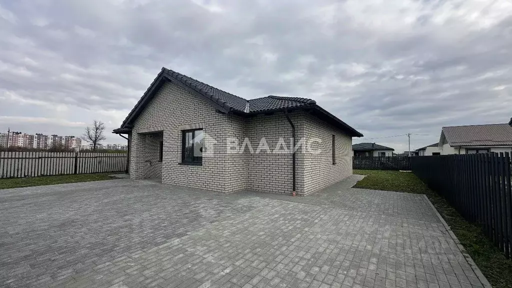 Дом в Калининградская область, Гурьевский муниципальный округ, пос. ... - Фото 1