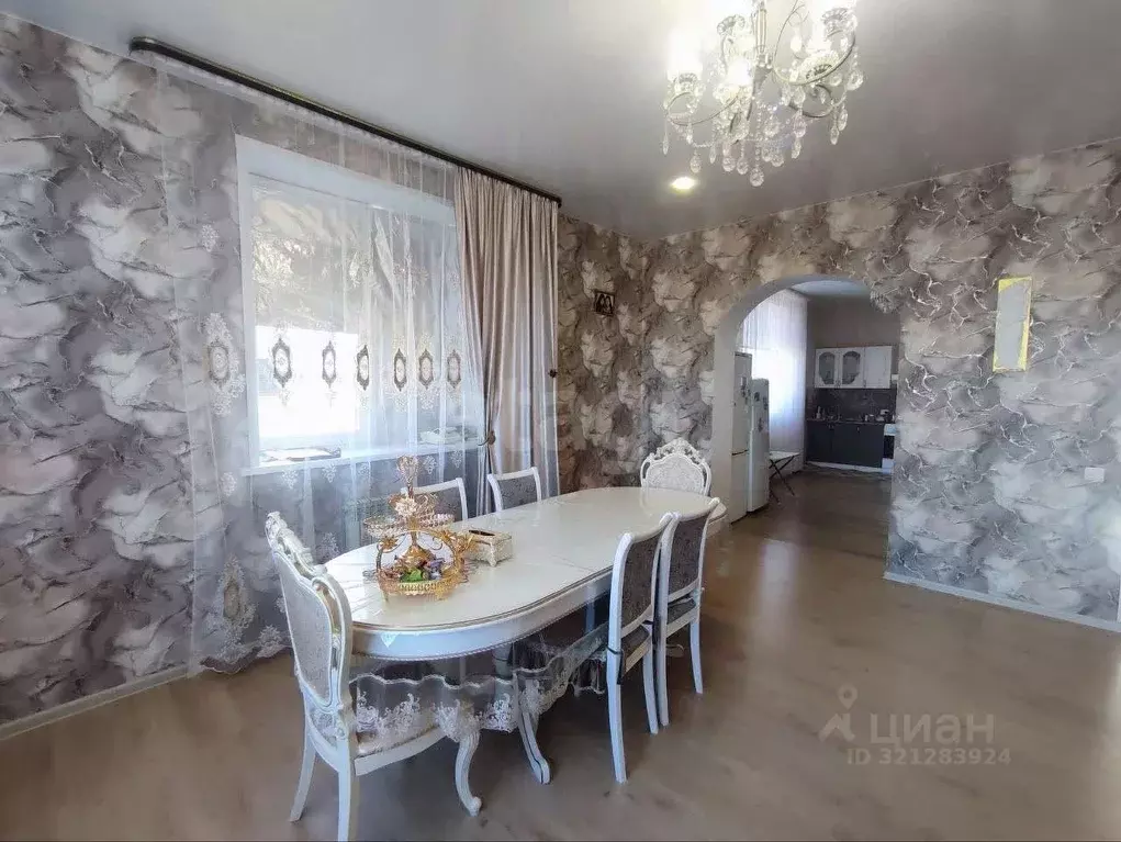 Дом в Ярославская область, Некрасовское рп ул. Чистые пруды, 3 (250 м) - Фото 1