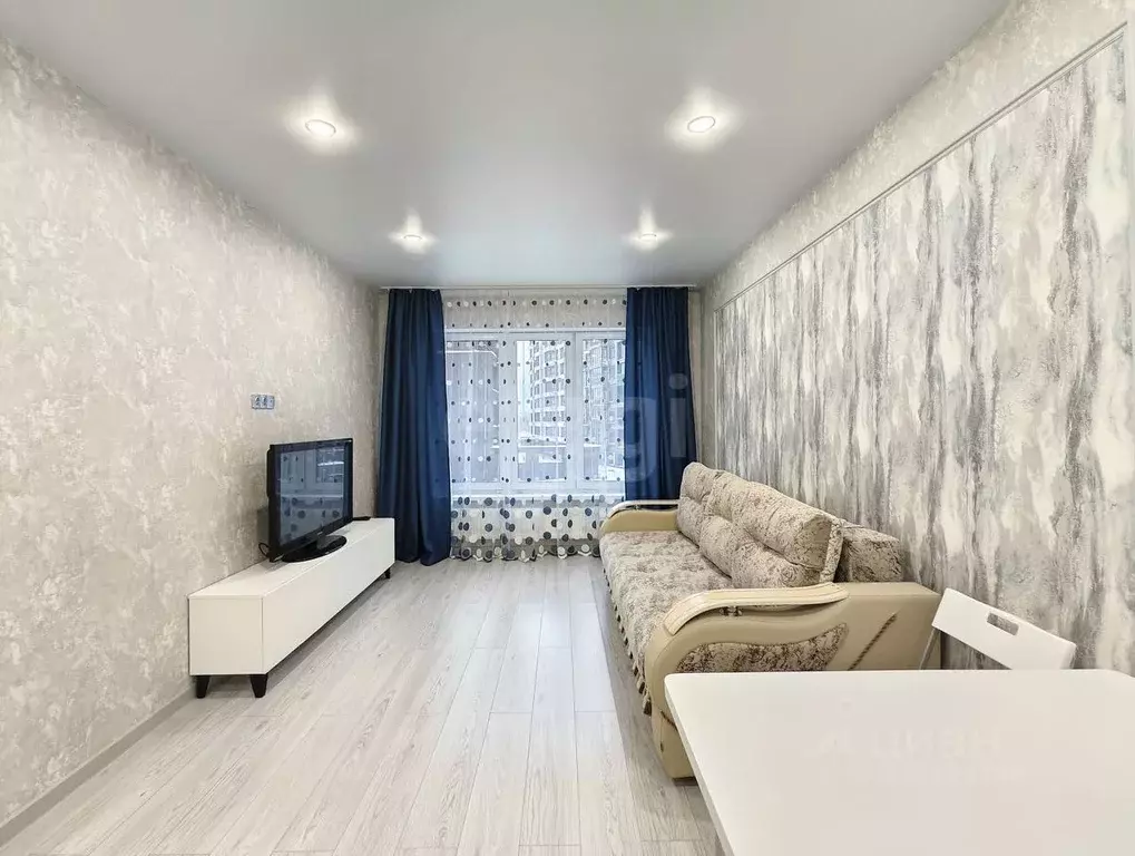 1-к кв. Тюменская область, Тюмень ул. Разведчика Кузнецова, 7 (45.0 м) - Фото 1