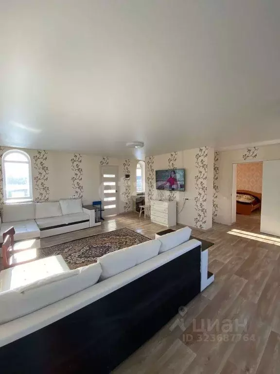 Дом в Воронежская область, Рамонский район, Айдаровское с/пос, с. ... - Фото 1