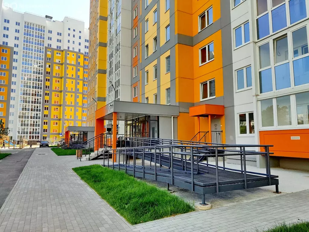 3-комнатная квартира: Орёл, Черепичная улица, 22к2 (79.5 м) - Фото 0