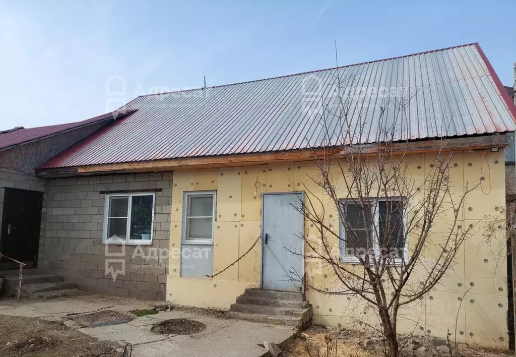 Дом в Волгоградская область, Волгоград ул. Джамбула Джабаева (89 м) - Фото 1