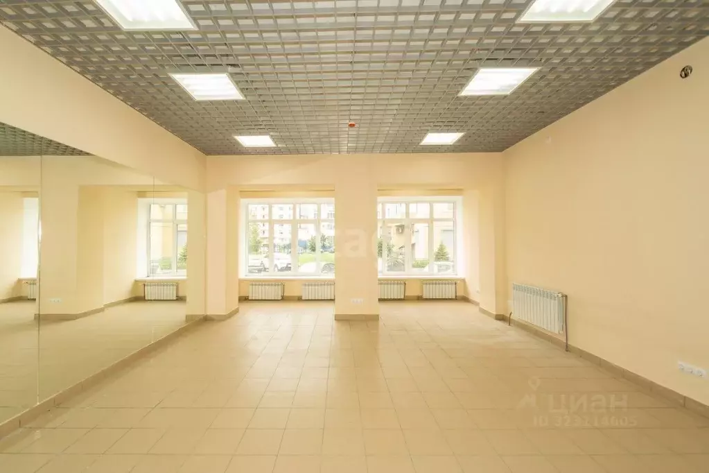 Помещение свободного назначения в Ростовская область, Батайск Речная ... - Фото 1