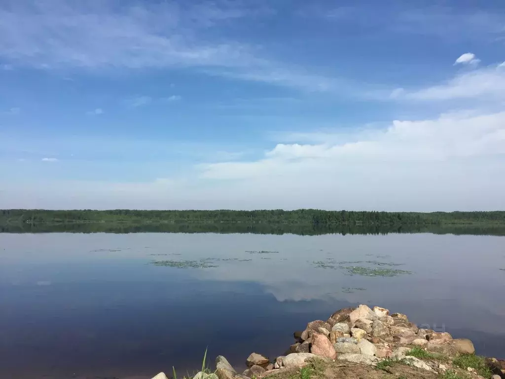 Дом в Ленинградская область, Лодейнопольский район, пос. Свирьстрой ... - Фото 0