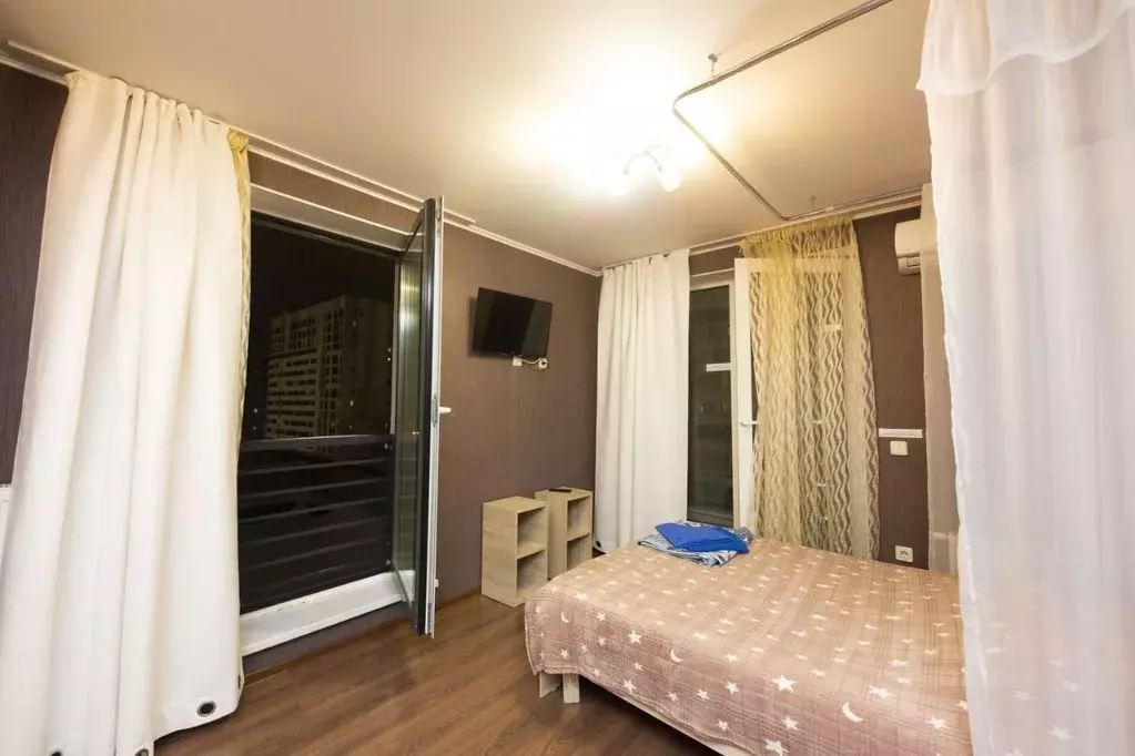 1-к кв. Тюменская область, Тюмень ул. 50 лет Октября, 57Б (36.0 м) - Фото 2