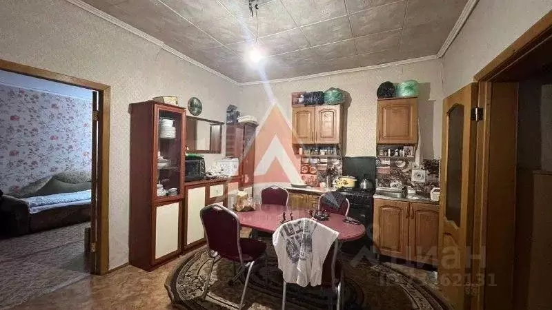 Дом в Астраханская область, Астрахань ул. Беринга, 40 (70 м) - Фото 0