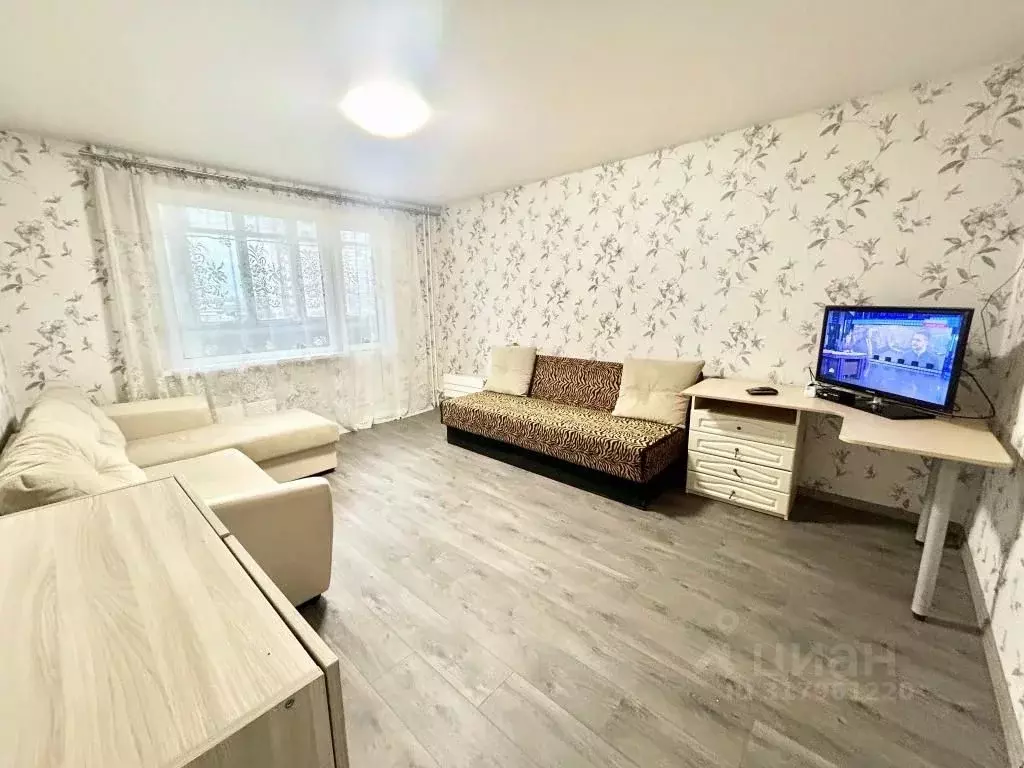 1-к кв. Свердловская область, Екатеринбург ул. Смазчиков, 5 (55.0 м) - Фото 1