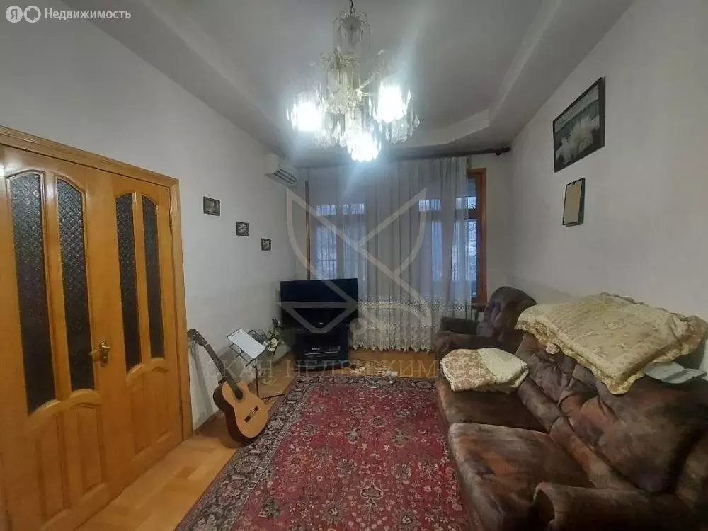 3-комнатная квартира: Пятигорск, проспект Кирова, 13 (92.6 м) - Фото 1