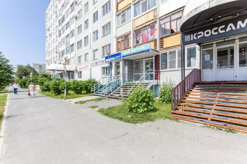 Помещение свободного назначения в Тюменская область, Тобольск 7А мкр, ... - Фото 1