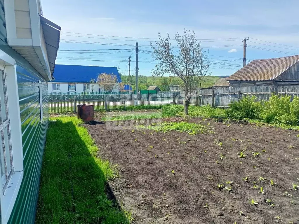 Дом в Башкортостан, Куюргазинский район, Бахмутский сельсовет, с. ... - Фото 2