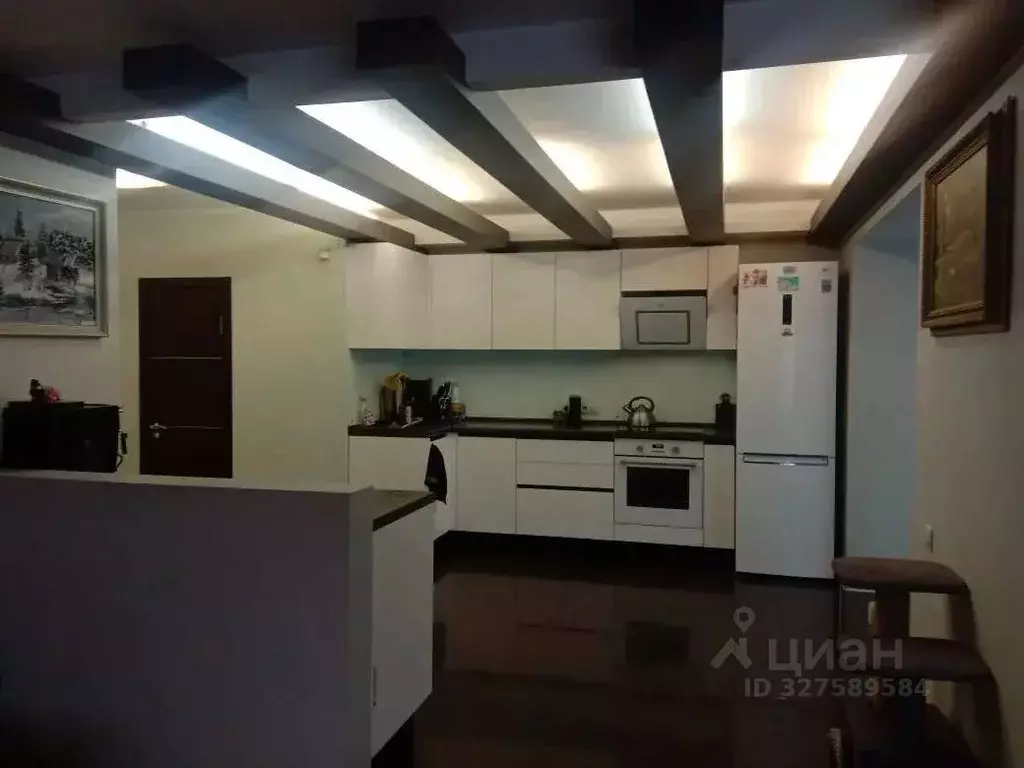 3-к кв. Омская область, Омск ул. Яковлева, 147 (95.0 м) - Фото 1