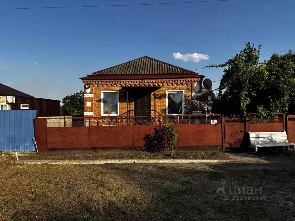 Дом в Краснодарский край, Кущевская ст-ца ул. Ленинградская (84 м) - Фото 1