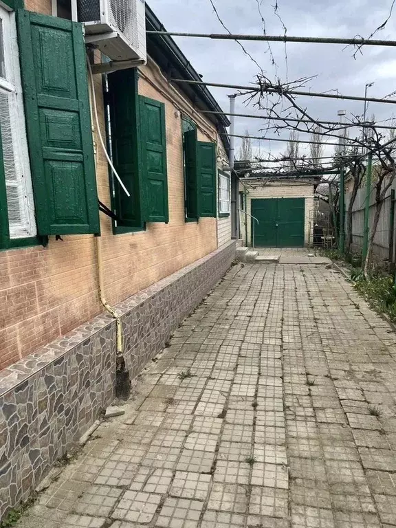 Дом в Краснодарский край, Кропоткин Кавказский район, Красноармейская ... - Фото 0