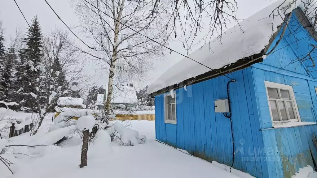 Дом в Ленинградская область, Киришский район, Будогощское городское ... - Фото 1