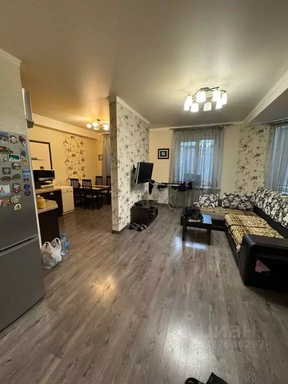 2-к кв. Белгородская область, Белгород Гостенская ул., 4 (79.7 м) - Фото 2