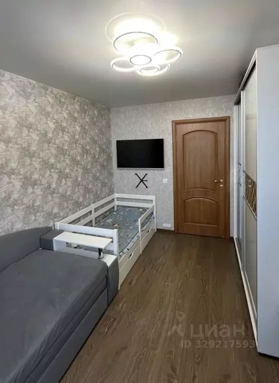 2-к кв. Крым, Симферополь ул. 60 лет Октября, 9 (49.8 м) - Фото 1