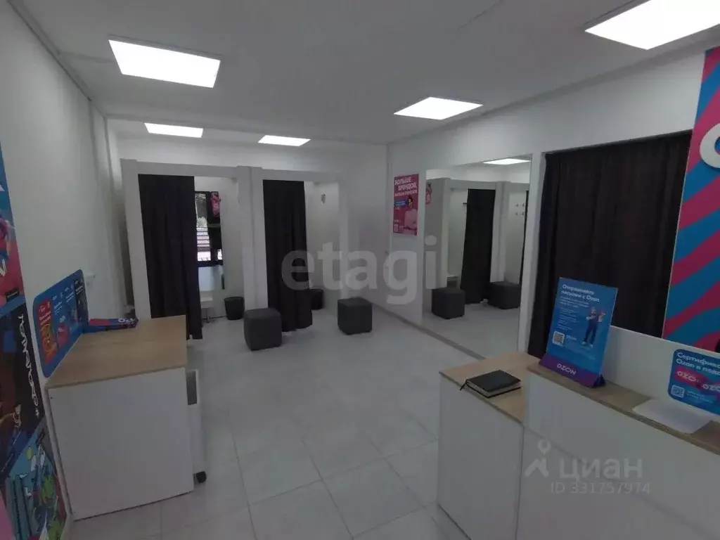 Торговая площадь в Адыгея, Майкоп ул. Владимира Жоги, 4 (42 м) - Фото 1
