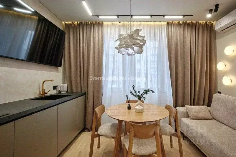 4-к кв. Красноярский край, Красноярск ул. Петра Ломако, 1А (89.0 м) - Фото 1