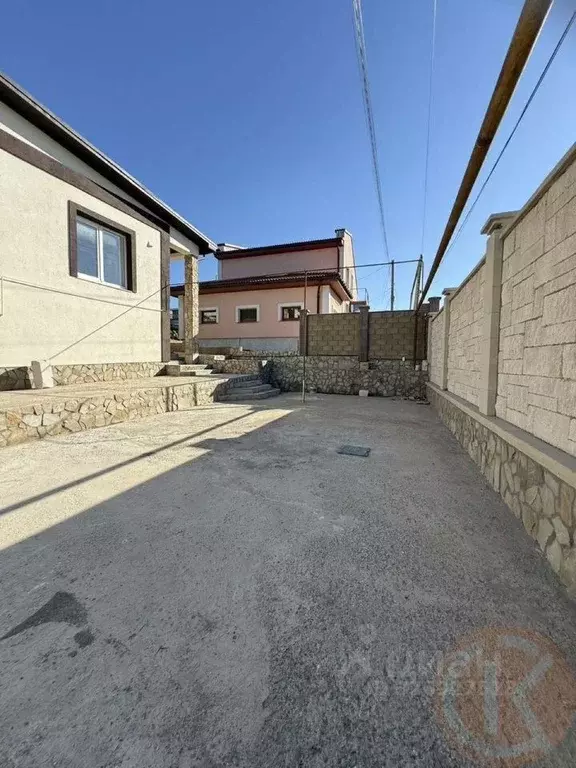 Дом в Крым, Симферопольский район, Перовское с/пос, с. Украинка ул. ... - Фото 1