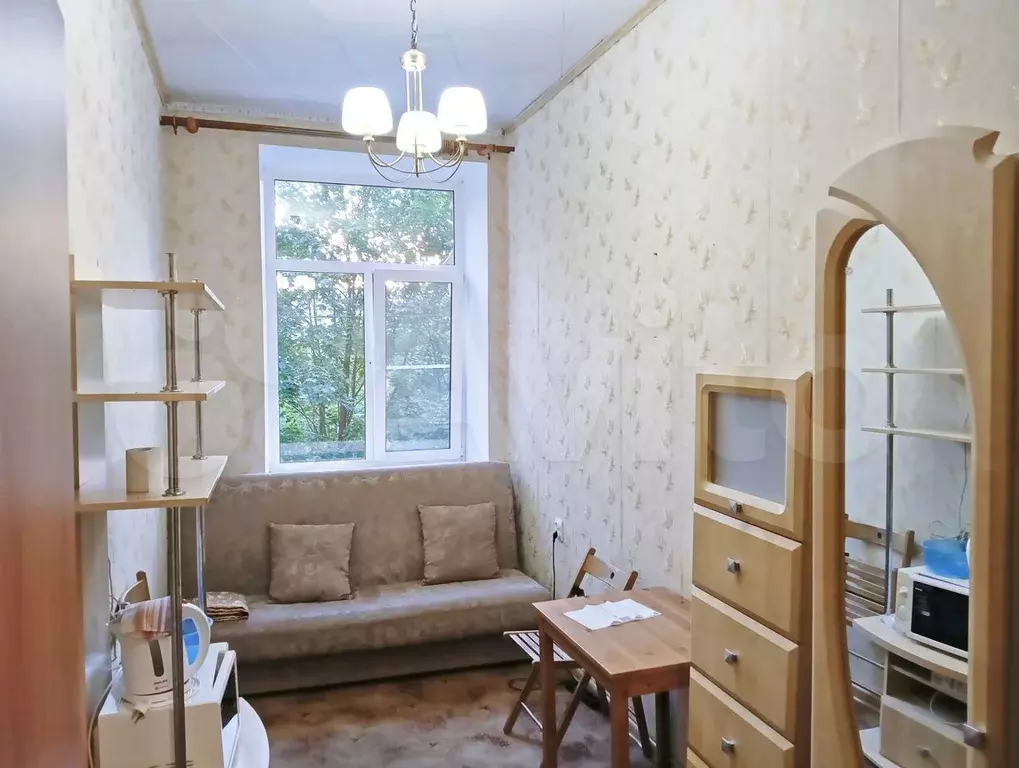 Комната 9,8м в > 9-к, 2/7эт. - Фото 0