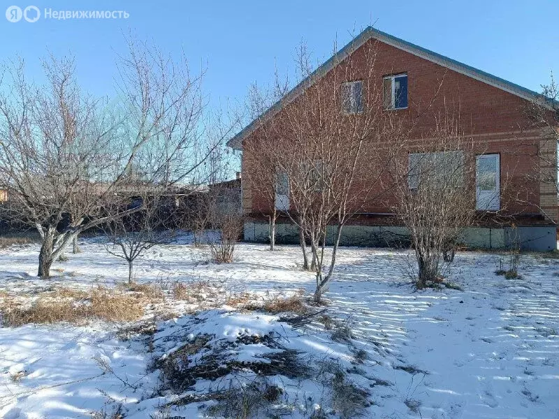 Дом в село Зелёное, улица Фомина, 23 (240 м) - Фото 1