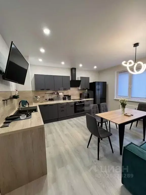 2-к кв. Тюменская область, Тюмень ул. Алматинская, 12 (65.0 м) - Фото 1