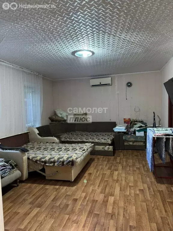 Дом в село Малые Дербеты, Комсомольская улица (100 м) - Фото 1