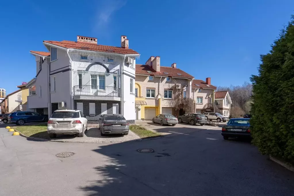Таунхаус в Санкт-Петербург Глухарская ул., 13К2 (205 м) - Фото 0