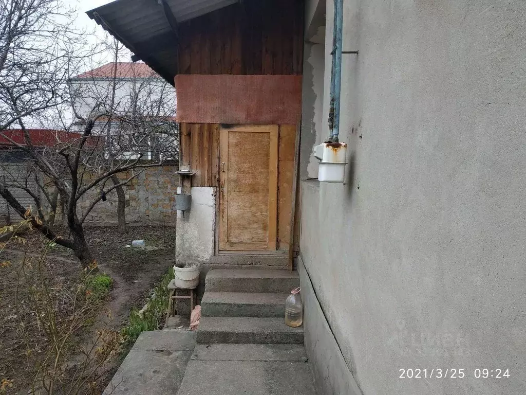 Дом в Крым, Симферополь ул. Эмель, 28 (100 м) - Фото 1