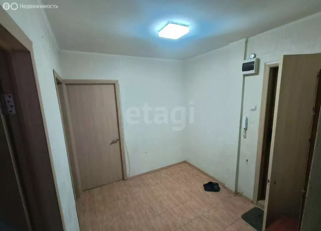 3-комнатная квартира: Челябинск, улица Нахимова, 7 (64 м) - Фото 1