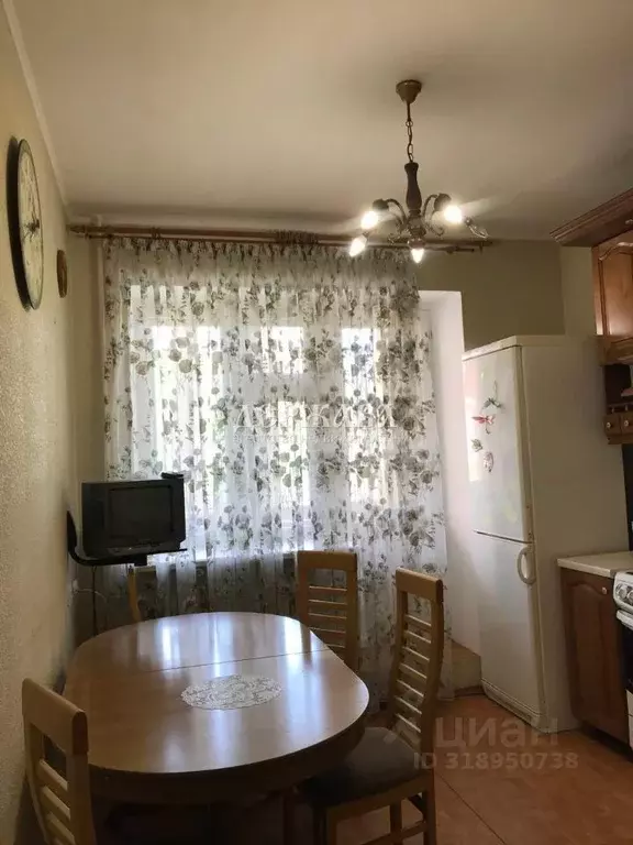 3-к кв. Белгородская область, Старый Оскол Дубрава мкр, 3 кв-л, 4 ... - Фото 0