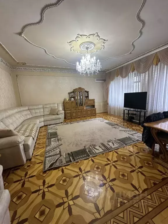 Дом в Ростовская область, Азов Азовский район, Петровский бул. (550 м) - Фото 1