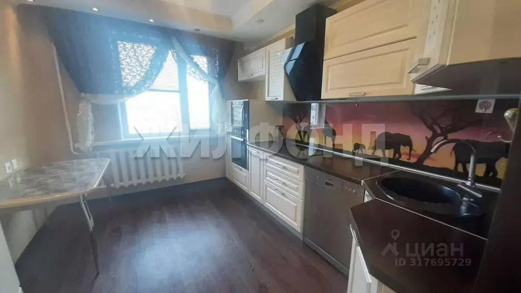 3-к кв. Ханты-Мансийский АО, Когалым Бакинская ул., 23 (60.9 м) - Фото 0
