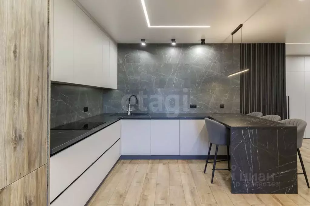 3-к кв. Тюменская область, Тюмень ул. Тимофея Кармацкого, 9 (102.8 м) - Фото 1