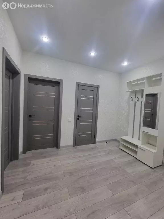 2-комнатная квартира: Владикавказ, улица Билара Кабалоева, 12Б (79 м) - Фото 0