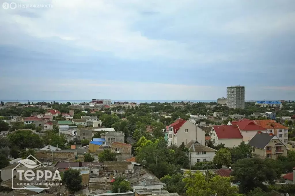 12-комнатная квартира: Евпатория, улица Толстого, 38 (84.5 м) - Фото 2