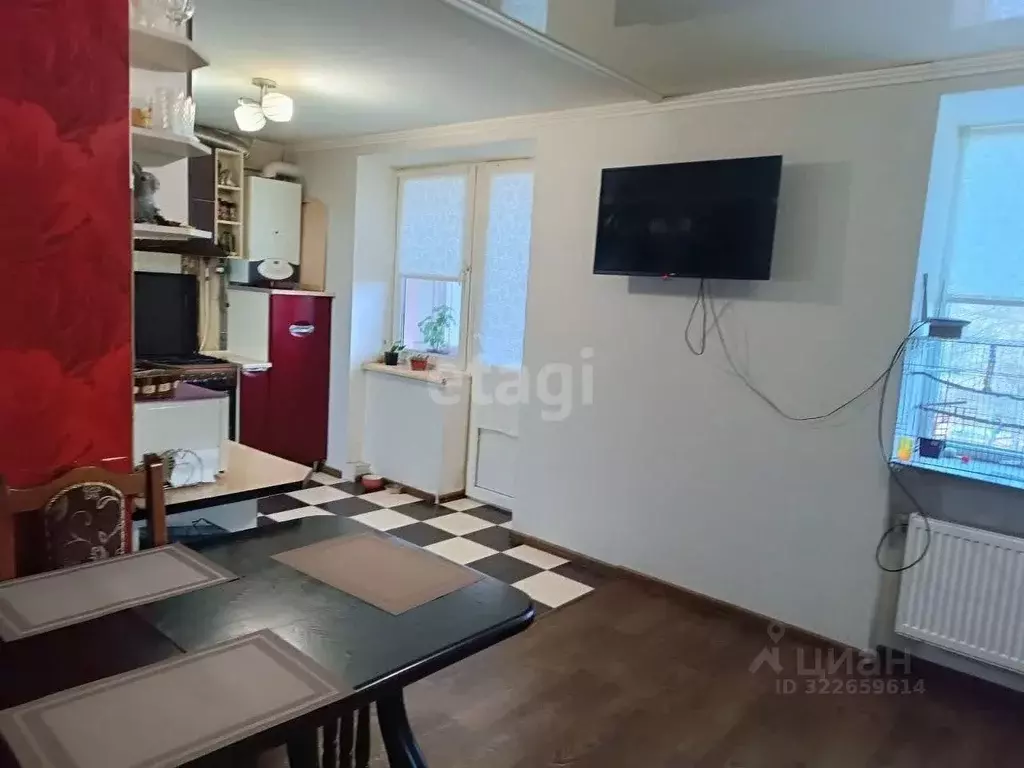 3-к кв. Крым, Красногвардейский район, с. Янтарное ул. Кубракова (69.1 ... - Фото 1