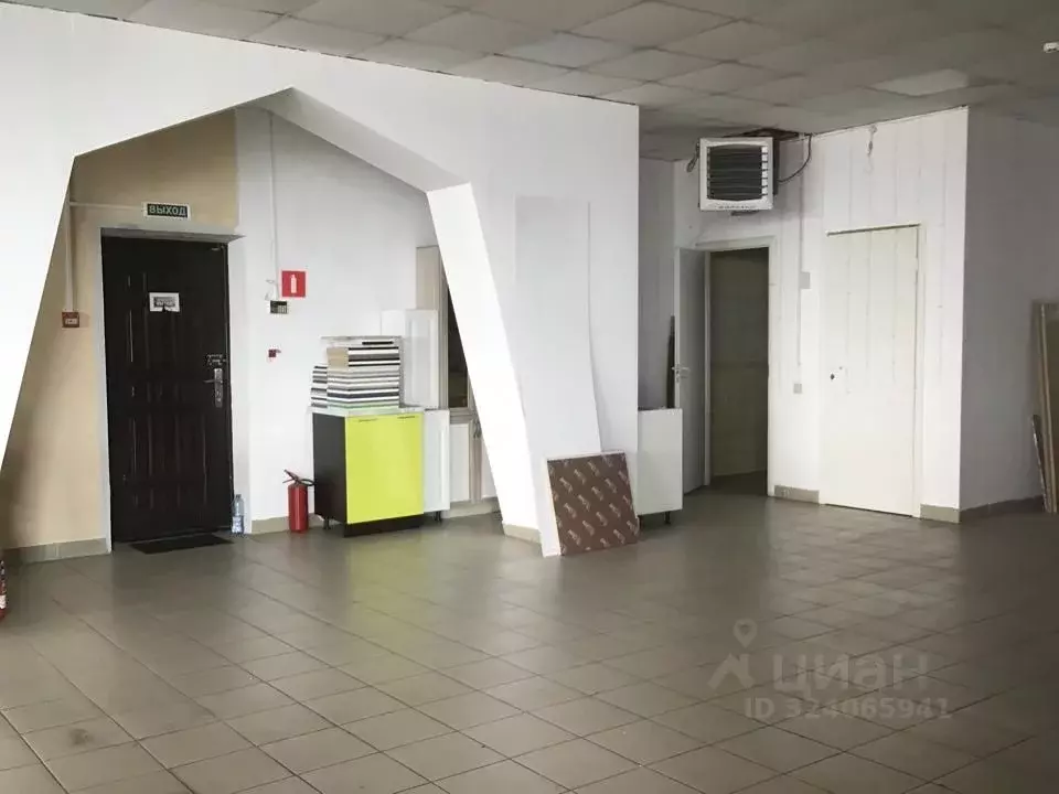 Торговая площадь в Иркутская область, Иркутск ул. Сурнова, 26 (70 м) - Фото 1