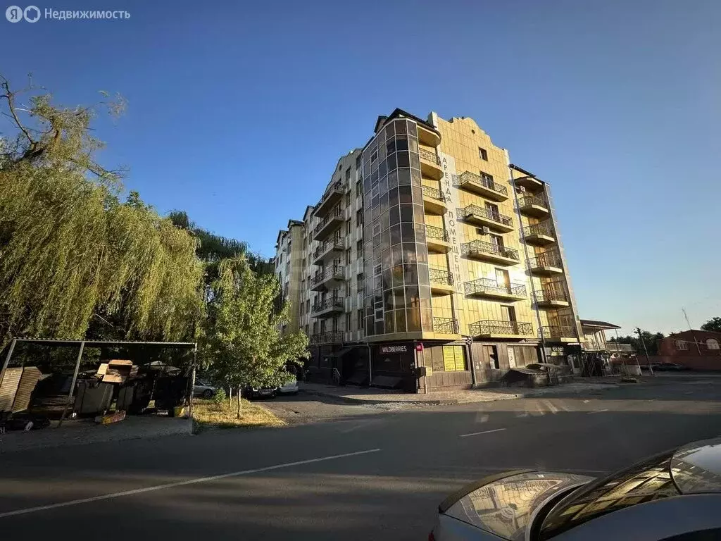 2-комнатная квартира: Назрань, проспект Идриса Базоркина, 8Б (90 м) - Фото 0