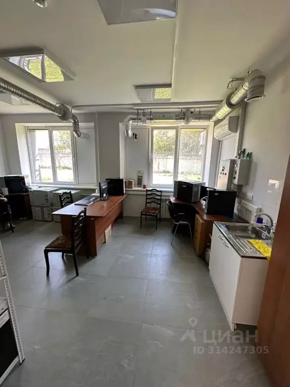 Помещение свободного назначения в Татарстан, Казань Тэцевская ул., 27 ... - Фото 1