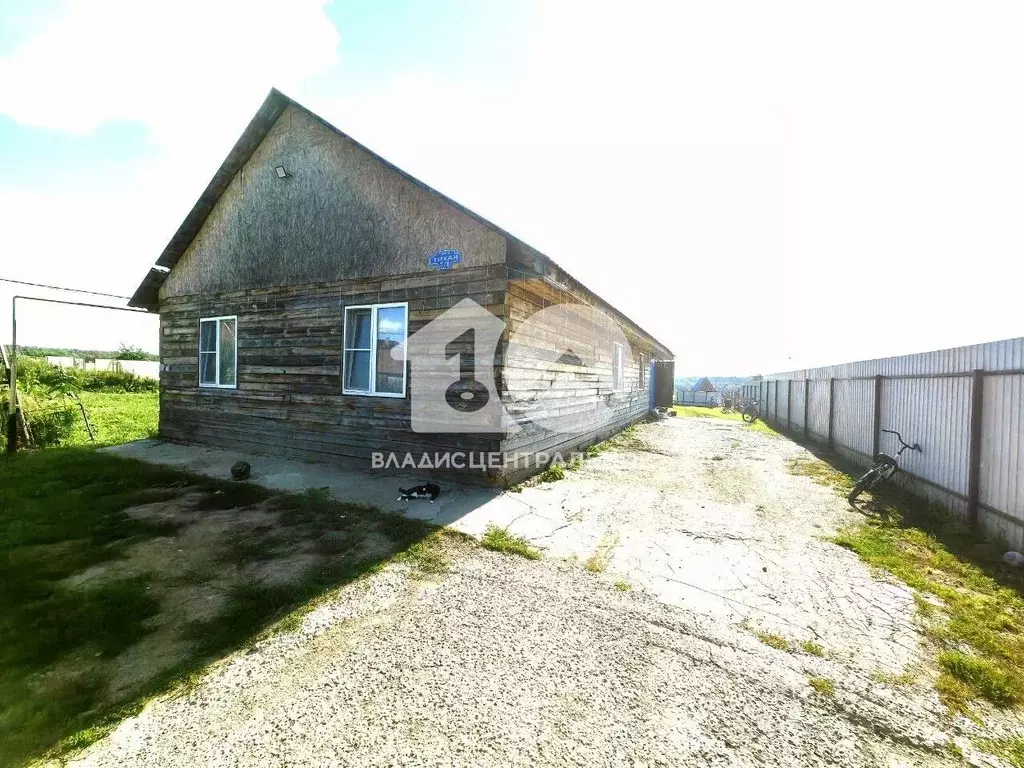 Дом в Новосибирская область, Мошковский район, с. Барлак Тихая ул. ... - Фото 1